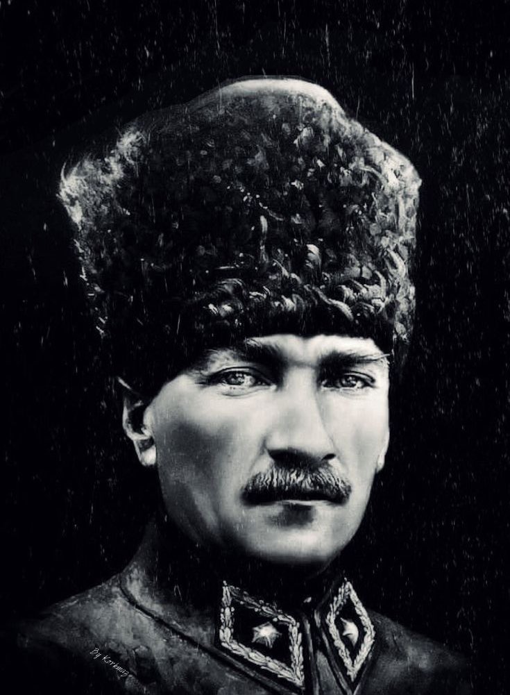 "Benim naçiz vücudum elbet bir gün toprak olacaktır. Fakat Türkiye Cumhuriyeti ilelebet payidar kalacaktır.."

#MustafaKemalAtatürk
#10Kasım1938
Geleceğe umut ile bakmak senden miras bize..
Sevgi, Saygı ve Sonsuz Özlemle..