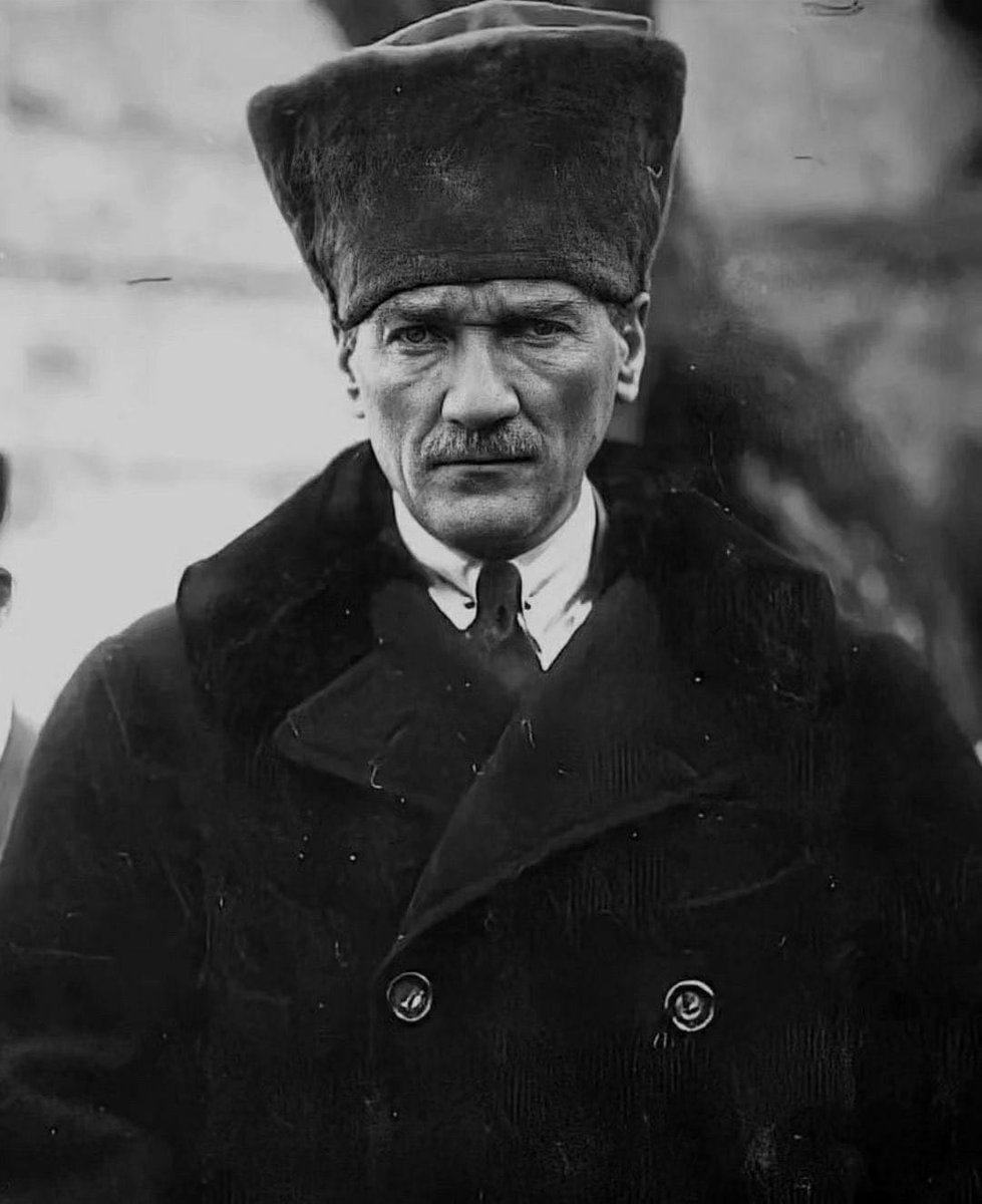 Cumhuriyetimizin kurucusu Ulu Önder Mustafa Kemal Atatürk'ü, saygı, sevgi ve giderek artan bir hasretle anıyoruz.

bibilenvar.com

#10Kasım #OnKasım