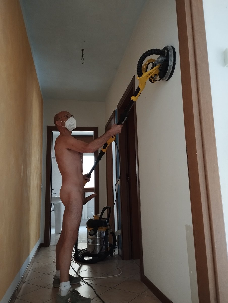 Nudissimo11's tweet photo. #workinprogress, #naked job, #nudebuilder, #lavoro nudo https://t.co/tWkXtQhQPK