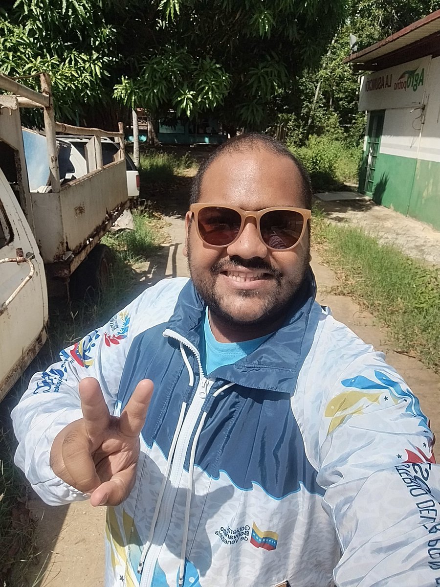 ¡Nosotros venceremos!✌🏽🇻🇪 ¡Venezuela está más viva que nunca! No volverán.... Con <a href="/NicolasMaduro/">Nicolás Maduro</a> me resteeoooo🔥🔥🔥🔥