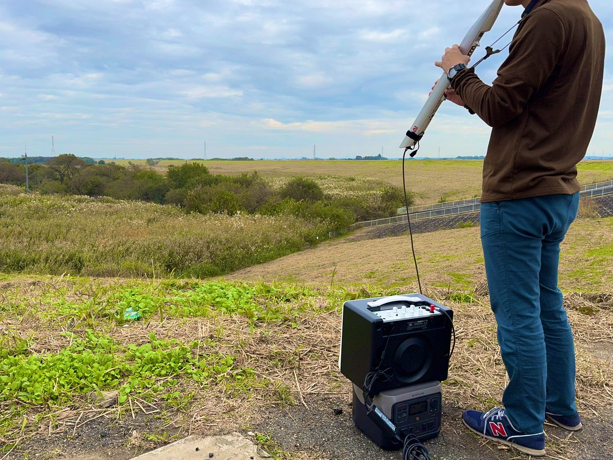 enchowr's tweet image. 使う機会が少ないスピーカーを持ち出してみた。
おそらく聞いているのはイノシシだけ。
やはりヘッドフォンでなく大きい音を出すのは気持ちいいや😃
#EWI