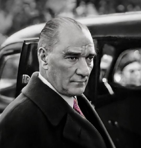 "En mesut Türkler, Atatürk yaşarken ölmüş olanlardır. Ömrümüzün ve Türk tarihinin en acı yasını tutmak talihsizliği bize düştü" 
Falih Rıfkı Atay, 11.10.1938
Hergün büyüyen özlem, sevgi ve rahmetle 🖤