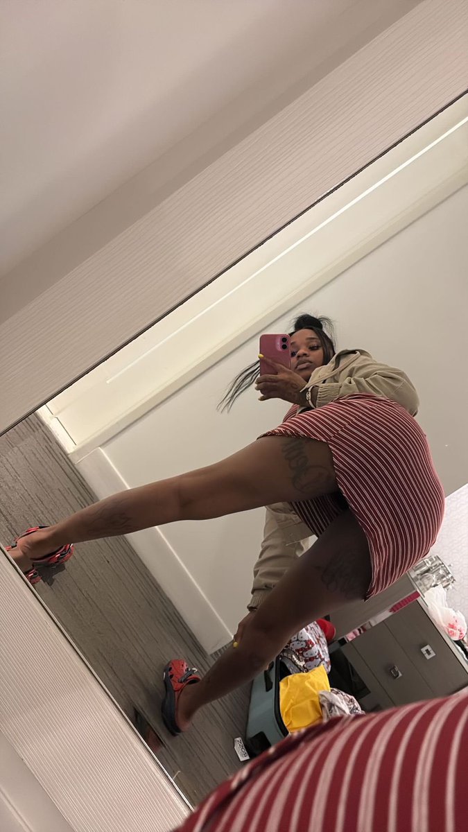 SexyyRed314_'s tweet photo. 💋💋 https://t.co/TU8SAiWkXL