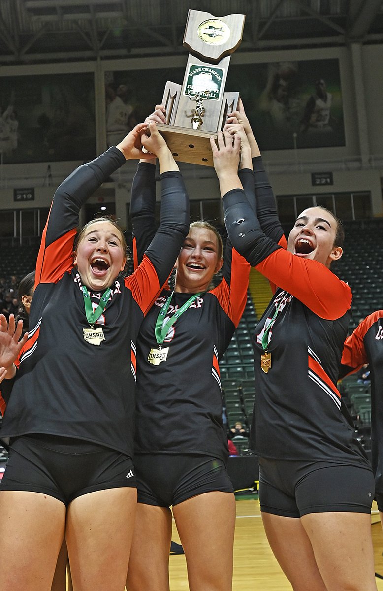 PressProsMag's tweet photo. Coldwater - at last - celebrates its first OHSAA championship in volleyball.  The Cavaliers defeat Marion Pleasant for the Division VI title.  Read more:  https://t.co/KajjGwZlVt https://t.co/Io6Ec4BrXL
