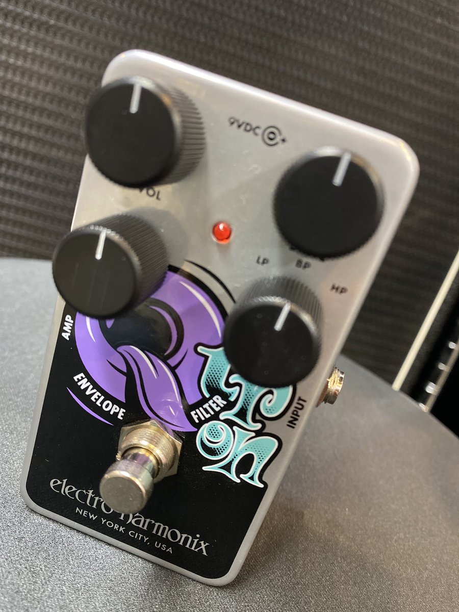bbsapporock's tweet image. 【オススメ商品💥】

スタッフ金井です🐣

「Electro-Harmonix Nano Q-Tron 」のご紹介です🎉

繊細な表現からダイナミックなパフォーマンス、オートワウからウルトラファンキーなサウンドまで様々なトーンを作り出します💥

#BIGBOSS札幌 #ElectroHarmonix