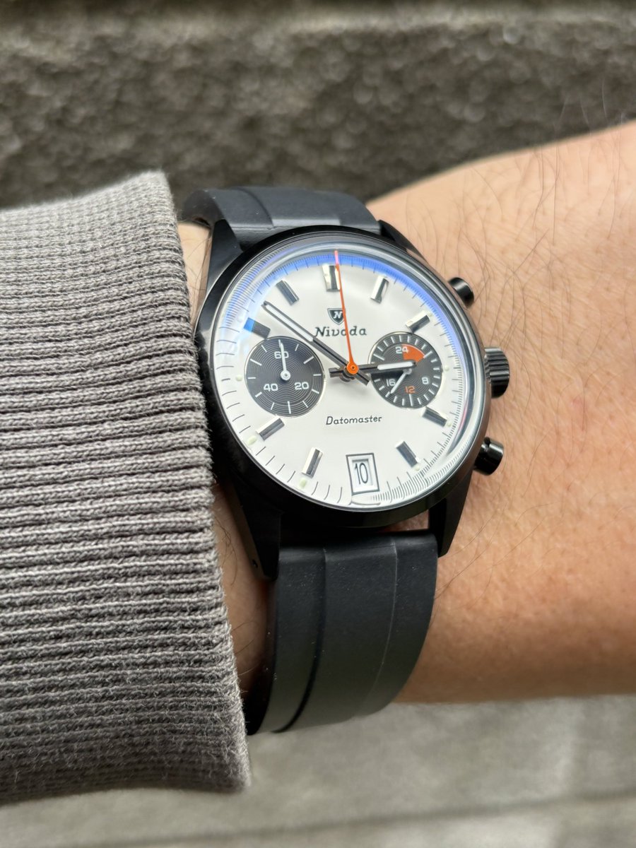 XgiHxQ2tJTqnYx's tweet image. さて、今日は家でゆっくりしてたけど、ちょっと出かけてくるかな。
今日はニバダのデイトマスターです😊
#nivada
#datomaster