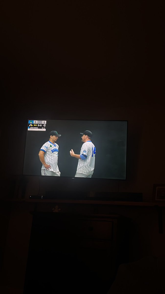 Robko85's tweet photo. @JomboyMedia didn’t expect the warehouse games on cable TV, but I’m here for it. https://t.co/5UcsUxOyFx