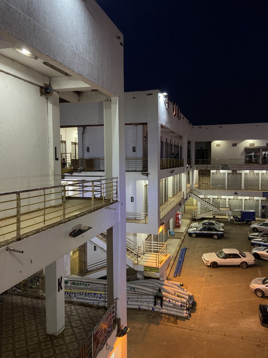 SegawaMarket's tweet photo. SPACE TO LET 
Amaduuka ku layisi 
Book with us today on 0786-847-240 or visit our offices at Segawa Market.

#rent #realestateagent #downtown #modernmarket #nightlife https://t.co/PqhLsb3q3I