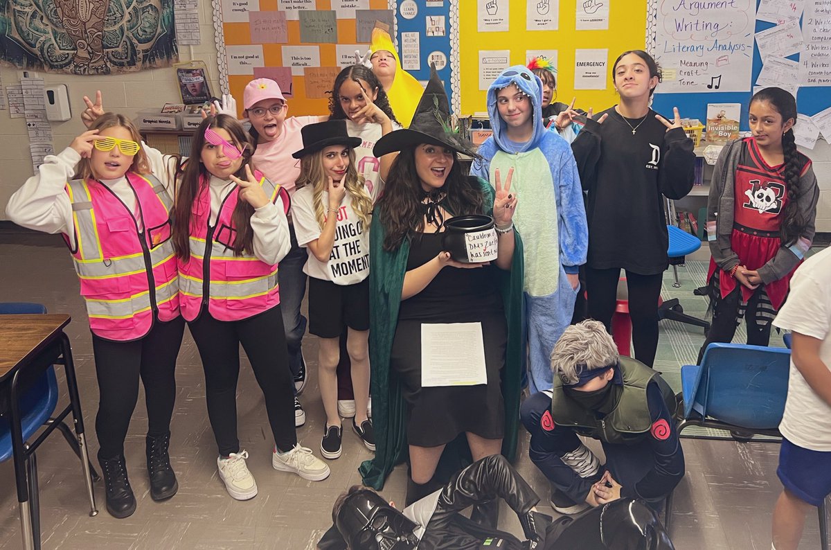 DiFloraA's tweet photo. Halloween traditions continue! 🎃 https://t.co/Vcfyh41KN3
