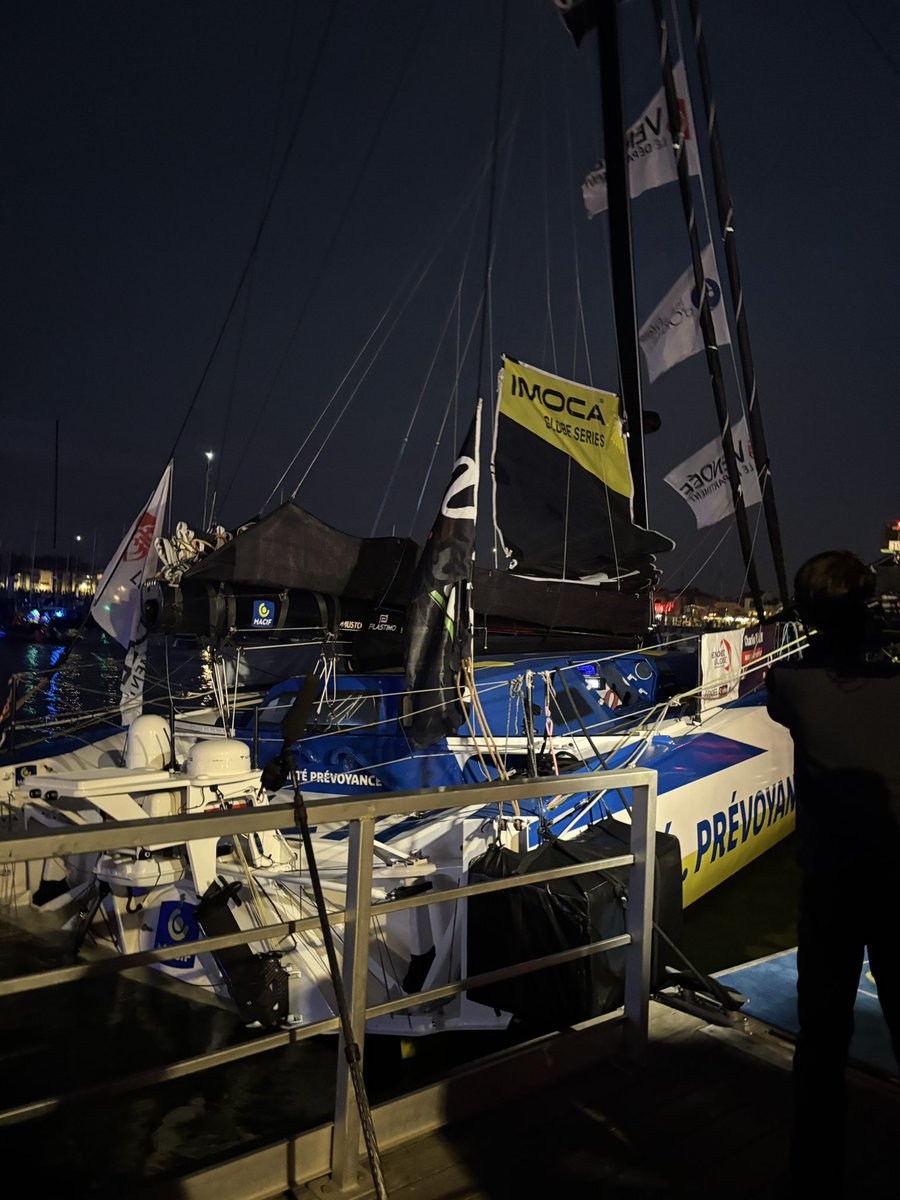 juanjestem's tweet image. Pierwsi już gotowi do odpłynięcia - na pierwszy ogień Charlie Dalin 
drugi żeglarz #VG2020