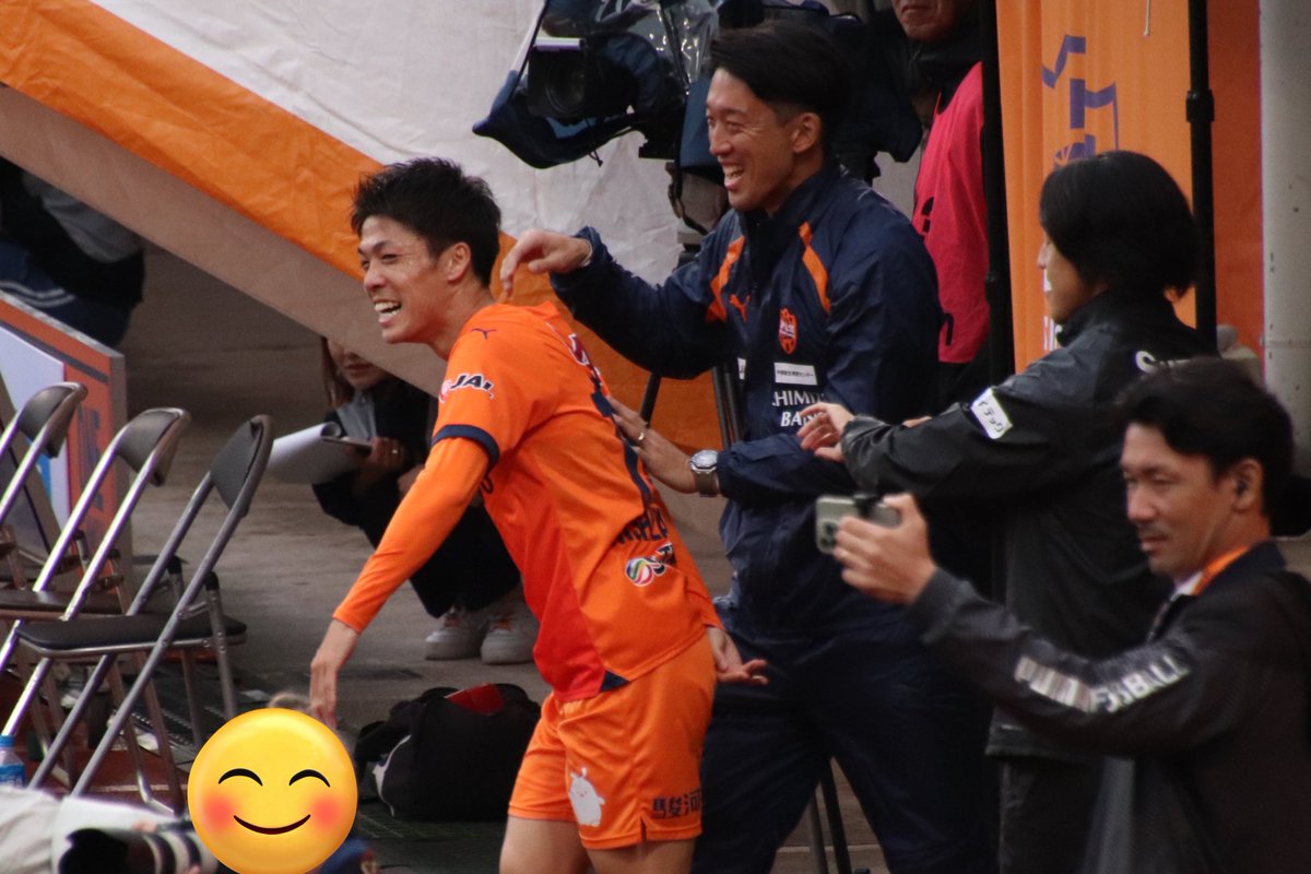 s16_04's tweet image. 西澤くん、輝綺のゴールのあとすぐに走って向かった先に権田さん🥲

#spulse
#権田修一 選手
#西澤健太 選手
#清水エスパルス
#1110vs熊本