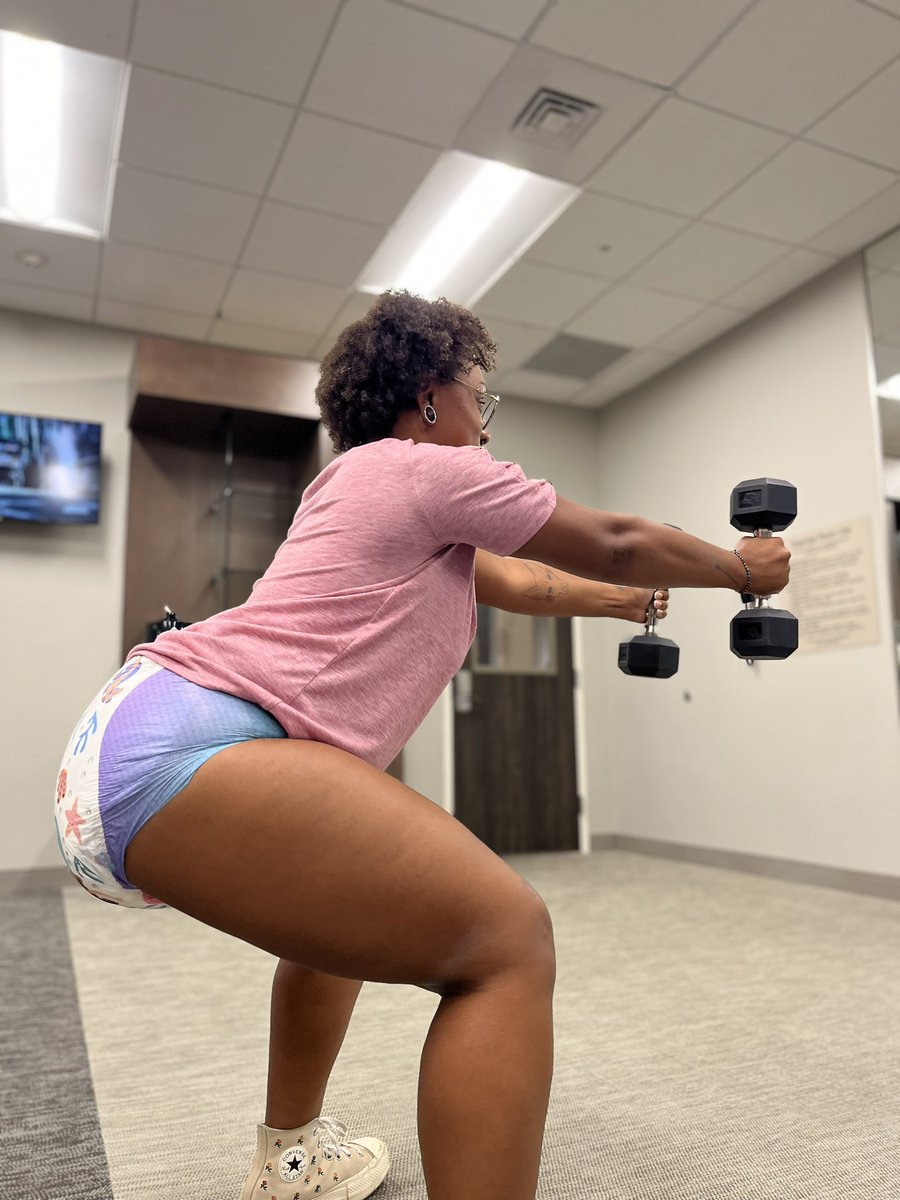 PaddedPrinny's tweet photo. I work out 🏋🏽‍♀️ @RearzInc https://t.co/TUVkf6kC4X