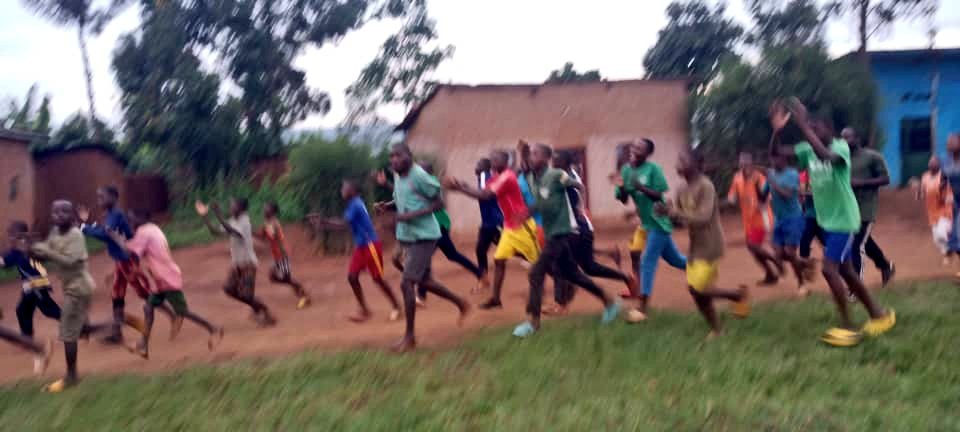 GicumbiN's tweet photo. None kuwa 10/11/2024 @GicumbiDistrict
#Gitisector Mu tugali twose tugize umurenge Urubyiruko rwakoze siporo ,Aho baganirijwe Ku kamaro ka siporo
Kwirinda indwara zitandura,Kugira isuku no
Kwitabira gahunda za leta. https://t.co/t7Nsi4VWPo