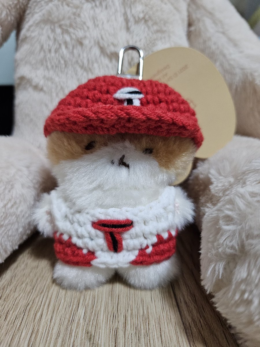 <a href="/tteurang_/">뜨랭 🧶 터래기뜨개옷</a> 이벤트 열어주셔서 정말 감사합니다!
터래기에 입히니 더더 귀여워졌고 내년 직관 때 데리고 갈 생각을 하니까 벌써부터 행복해졌어요🥰
감사합니다❤️