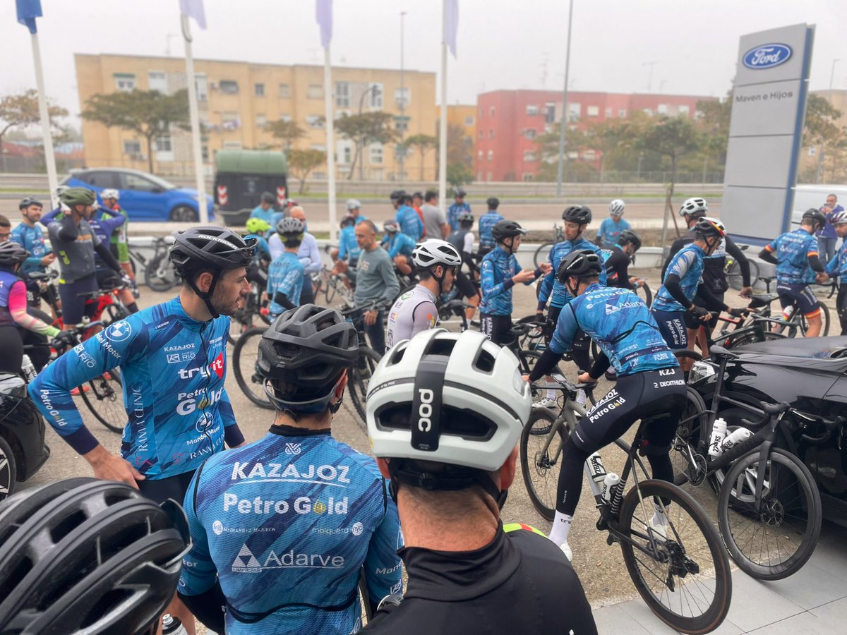 JuanParejoFdez's tweet image. Socialride @kazajoz Kazajoz Team en Badajoz. Convivencia fin de temporada 2024. Un placer acompañaros 🚴🏾🔵 Badajoz es Deporte #Bike #Ciclismo