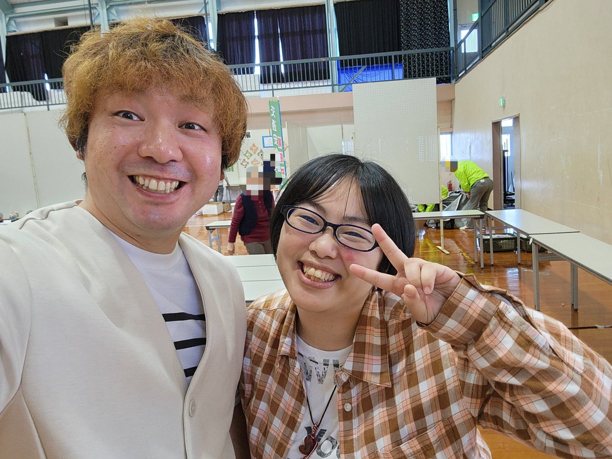 harukamate2525's tweet image. 今日は『南内越コミュニティまつり』へ🚗³₃
《keisuke(@issyougari3)》くんのライブ前にインタビュー受けてドキドキ(◎-◎;)
ライブはオリジナル曲とカバー曲に、《リクエストコーナー》もあって『青いベンチ』リクエストして、歌ってくれました🥰
《いい音の日》に良かったです😆
#推し活 #keisuke