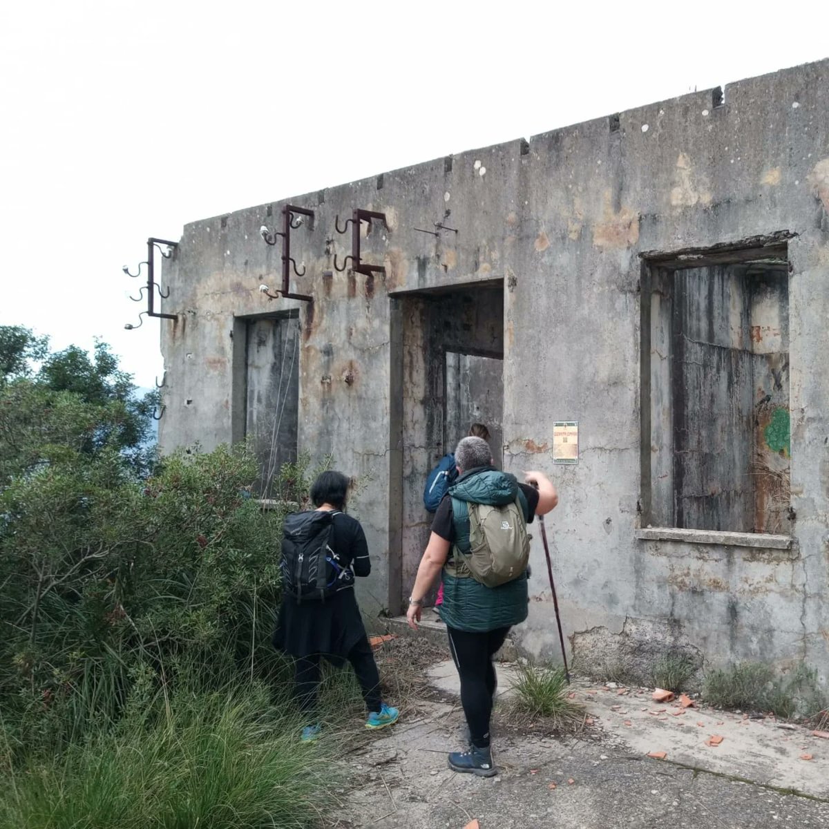 ParcoPortofino's tweet photo. Successo ieri per l'#escursioneguidata del Parco alla 202^ #BatteriaChiappa
Luogo della memoria nel #9novembre https://t.co/CzTYGzq5UM