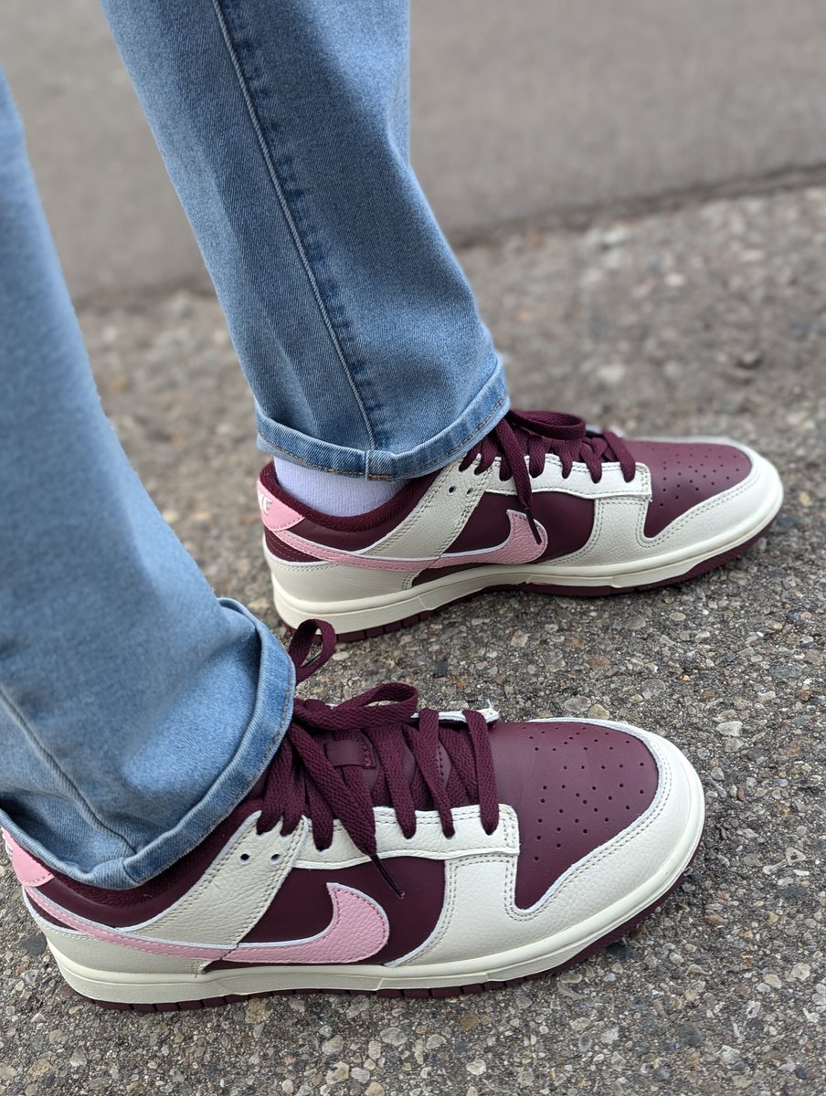 amcmath04's tweet photo. Saturday! #KOTD #Nike #DunkLow #RetroPRM #ValentinesDay23 #ashwithkicks #thesolefirm #girlsxkicks #sneakersisterhood #respectherstyle #queensofsole #wearyourkicks #yoursneakersaredope https://t.co/pznzfy7VRz