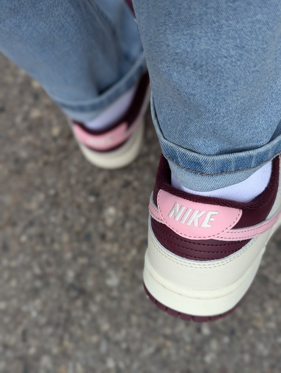 amcmath04's tweet photo. Saturday! #KOTD #Nike #DunkLow #RetroPRM #ValentinesDay23 #ashwithkicks #thesolefirm #girlsxkicks #sneakersisterhood #respectherstyle #queensofsole #wearyourkicks #yoursneakersaredope https://t.co/pznzfy7VRz