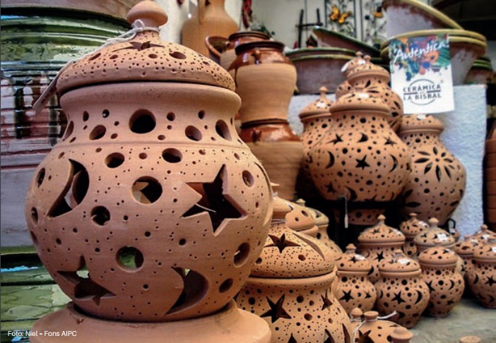 armengol1714's tweet image. Bon diumenge amics! #LaBisbalDEmpordà La cerámica de La Bisbal d'Empordà. #Oficis Ceramista. 
@juditbarcelona @antonidueso @Lluis_areny
@ThierryGEORGES @jordiaragonesm @GambusAssumpta  @pere_garriga @MonicaLondres @jtrosique @orriolsderipoll @MnicaRebullCome @lluisguino