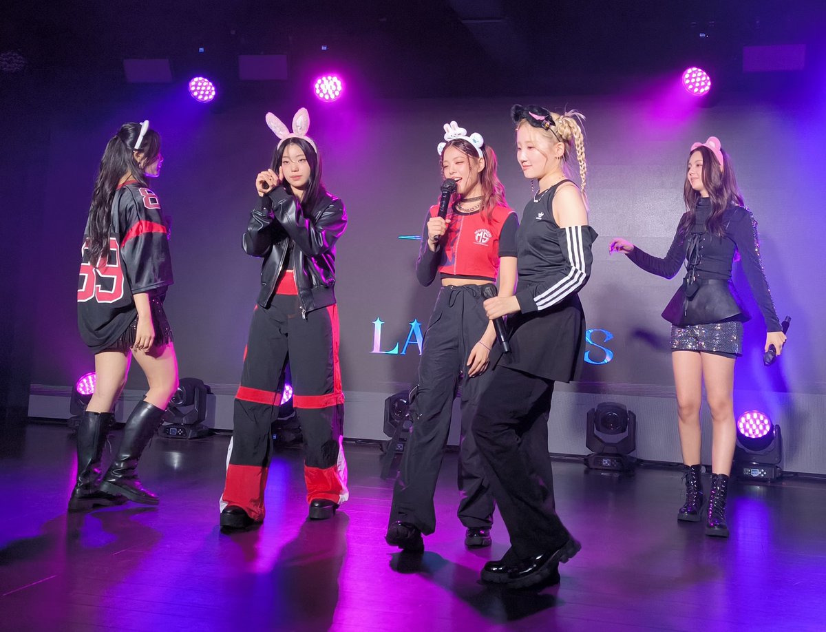 se_agua_amigo's tweet photo. #Lapillus
#Shana  #Chanty  
#Yue  #Soewon #Haeun
#FCLIVE_TOKYO https://t.co/CEMeipemmY