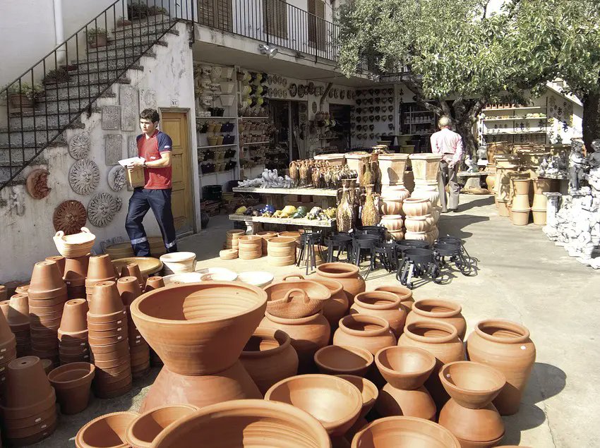 armengol1714's tweet image. Bon diumenge amics! #LaBisbalDEmpordà La cerámica de La Bisbal d'Empordà. #Oficis Ceramista. 
@juditbarcelona @antonidueso @Lluis_areny
@ThierryGEORGES @jordiaragonesm @GambusAssumpta  @pere_garriga @MonicaLondres @jtrosique @orriolsderipoll @MnicaRebullCome @lluisguino