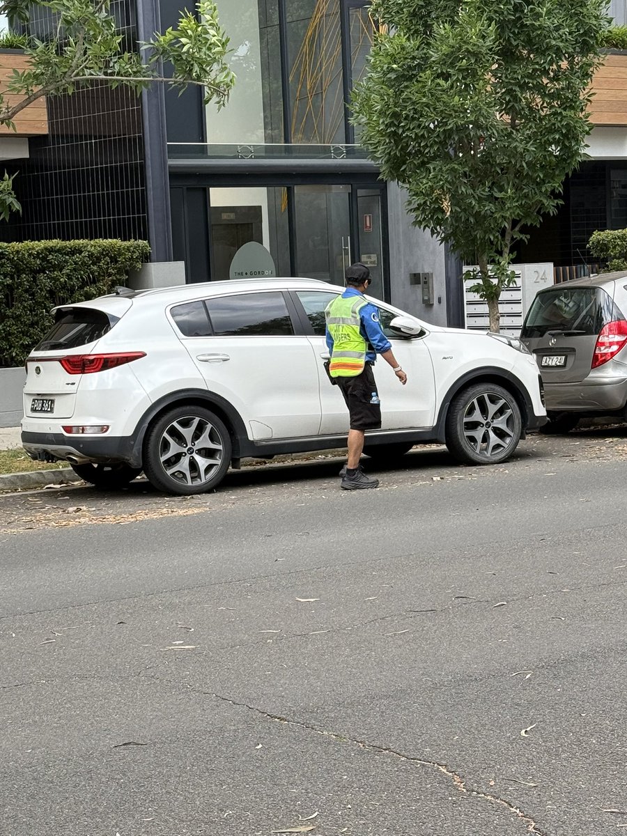 Parking rangers are out #sydneyfc