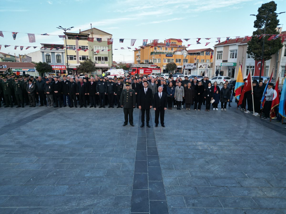 Belediyeipsala's tweet photo. Gazi Mustafa Kemal Atatürk'ü aramızdan ayrılışının 86. yılında saygı, sevgi ve özlemle andık https://t.co/bo4Xh8K5zz