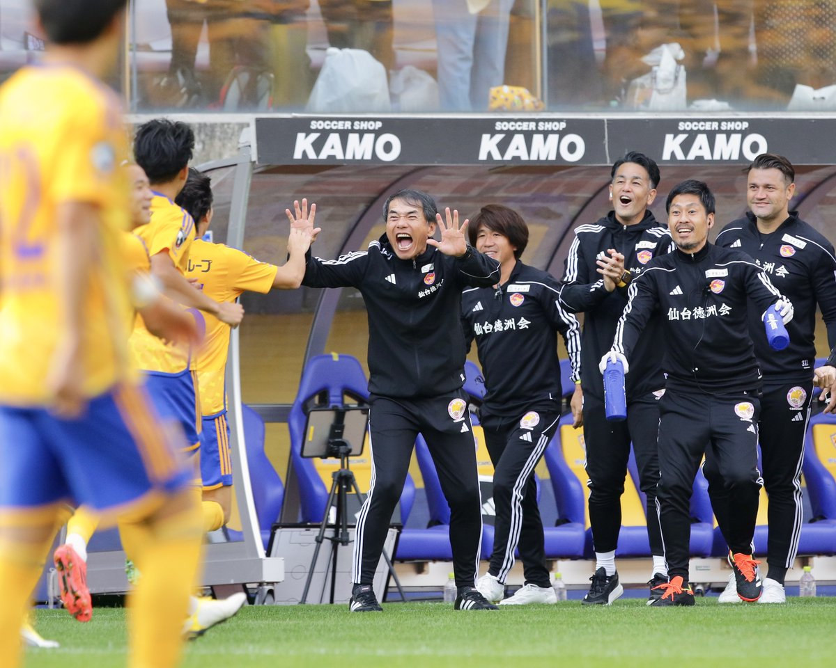 GoalJP_Official's tweet photo. 🟡 #ベガルタ仙台 のJ1昇格PO進出が決定！🔵 

J2最終節で大分トリニータに勝利！自力でJ1昇格プレーオフへの切符をつかんだ！

16分に真瀬拓海のヘディングが大分のOGを誘発し先制すると、50分には #郷家友太 が追加点！

後半ATに1点返されるが逃げ切り、PO進出を決めた。

仙台 2-1 大分 https://t.co/Ertbaq0gax