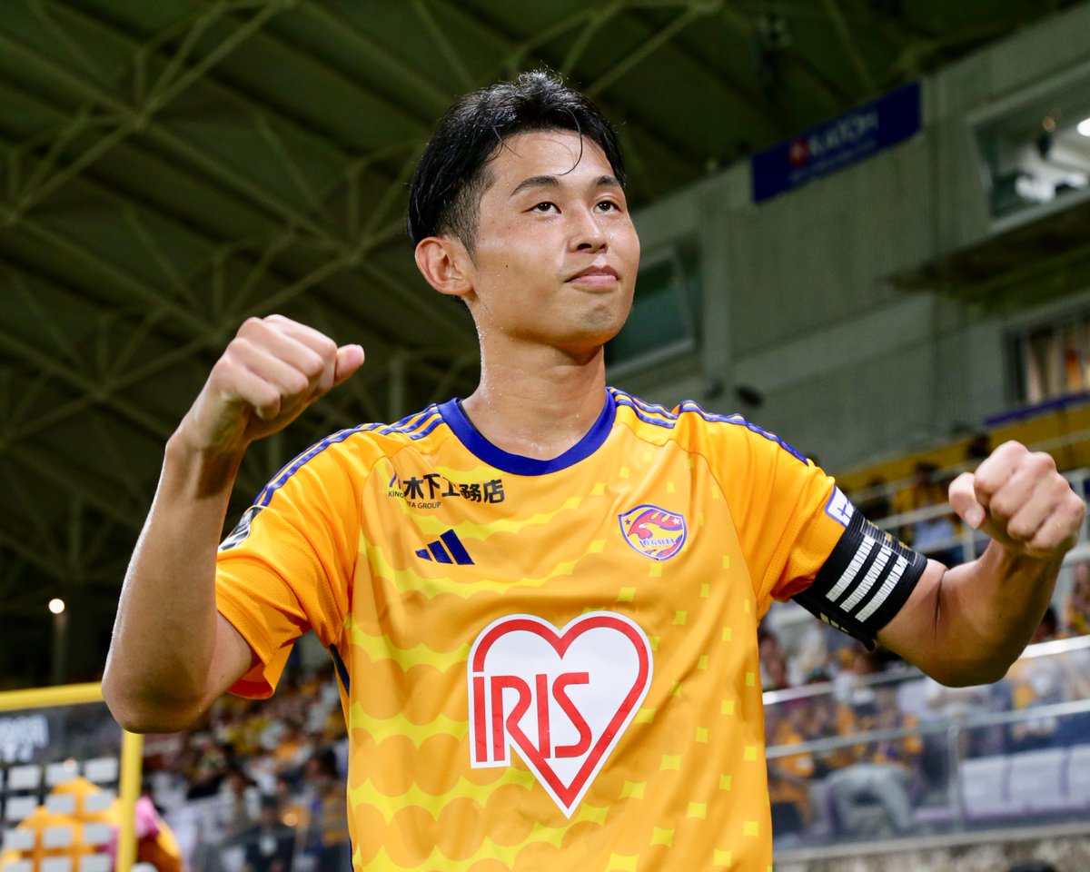GoalJP_Official's tweet photo. 🟡 #ベガルタ仙台 のJ1昇格PO進出が決定！🔵 

J2最終節で大分トリニータに勝利！自力でJ1昇格プレーオフへの切符をつかんだ！

16分に真瀬拓海のヘディングが大分のOGを誘発し先制すると、50分には #郷家友太 が追加点！

後半ATに1点返されるが逃げ切り、PO進出を決めた。

仙台 2-1 大分 https://t.co/Ertbaq0gax