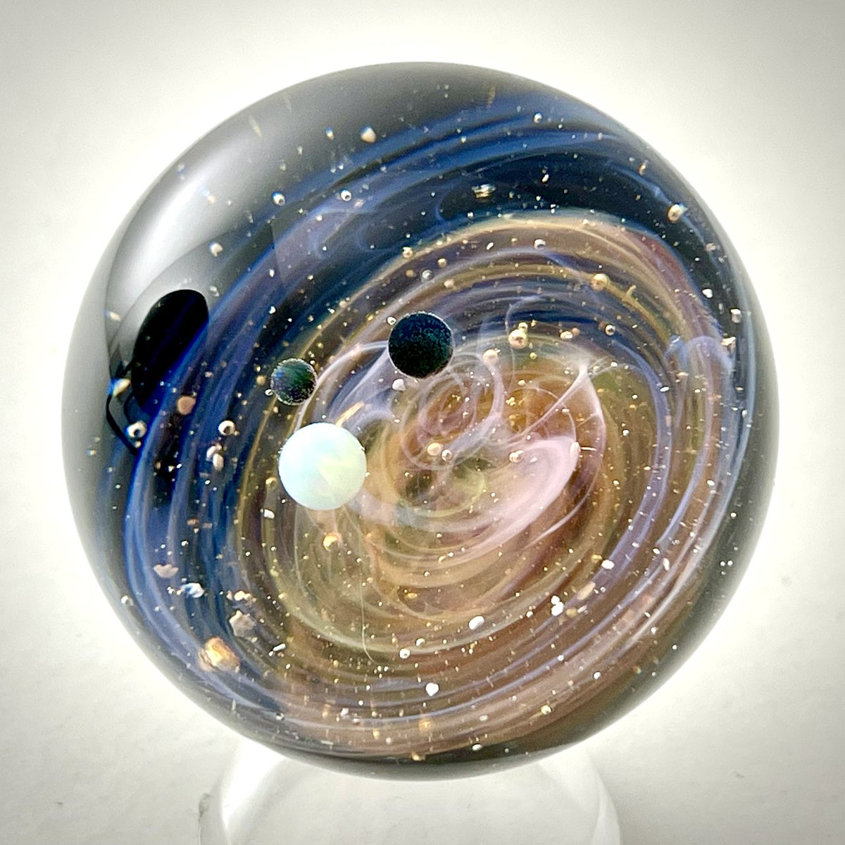 justglassit's tweet photo. Les nouvelles pièces de la semaine sont dispo. On a varié un peu, merci infiniment pour vos retours adorable, c’est super motivant. N’hésitez pas à RT, c’est le meilleur moyen de nous aider, Noël approche, on a besoin de vous ♥️
Bon dimanche https://t.co/6QL2jeWgr0