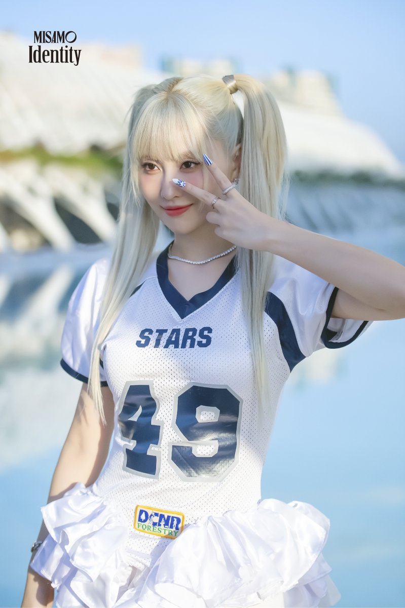 MISAMO JAPAN 2nd MINI ALBUM 『HAUTE COUTURE』 -MOMO- Behind Shot
