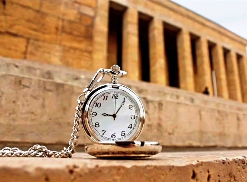 smtygt_'s tweet photo. #10Kasım Türk tarihinin en acı yasını tutma talihsizliği bizlere düştü.
~ Falih Rıfkı ATAY ~ https://t.co/dqgXbcZSh8