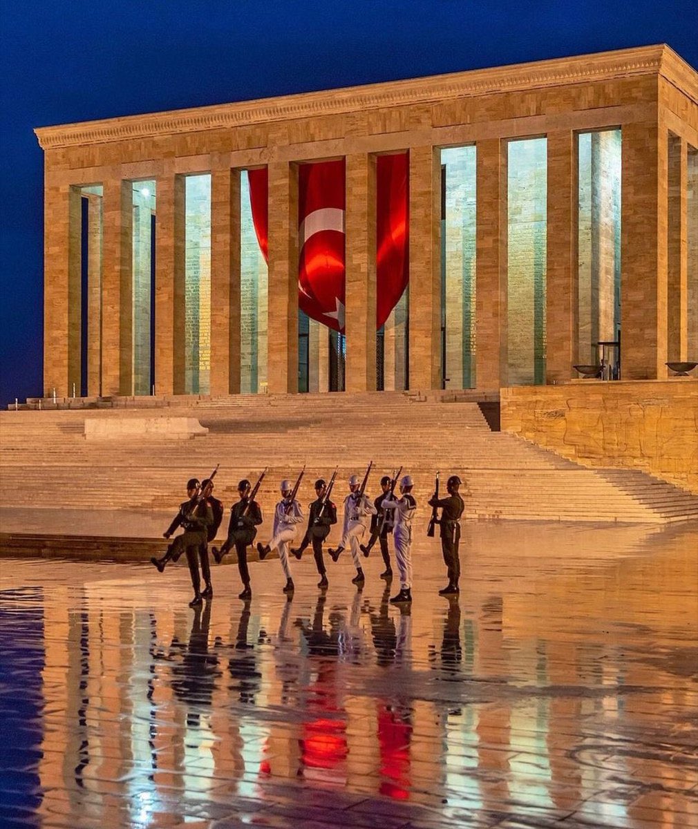 İlelebet saygı, minnet ve özlemle.