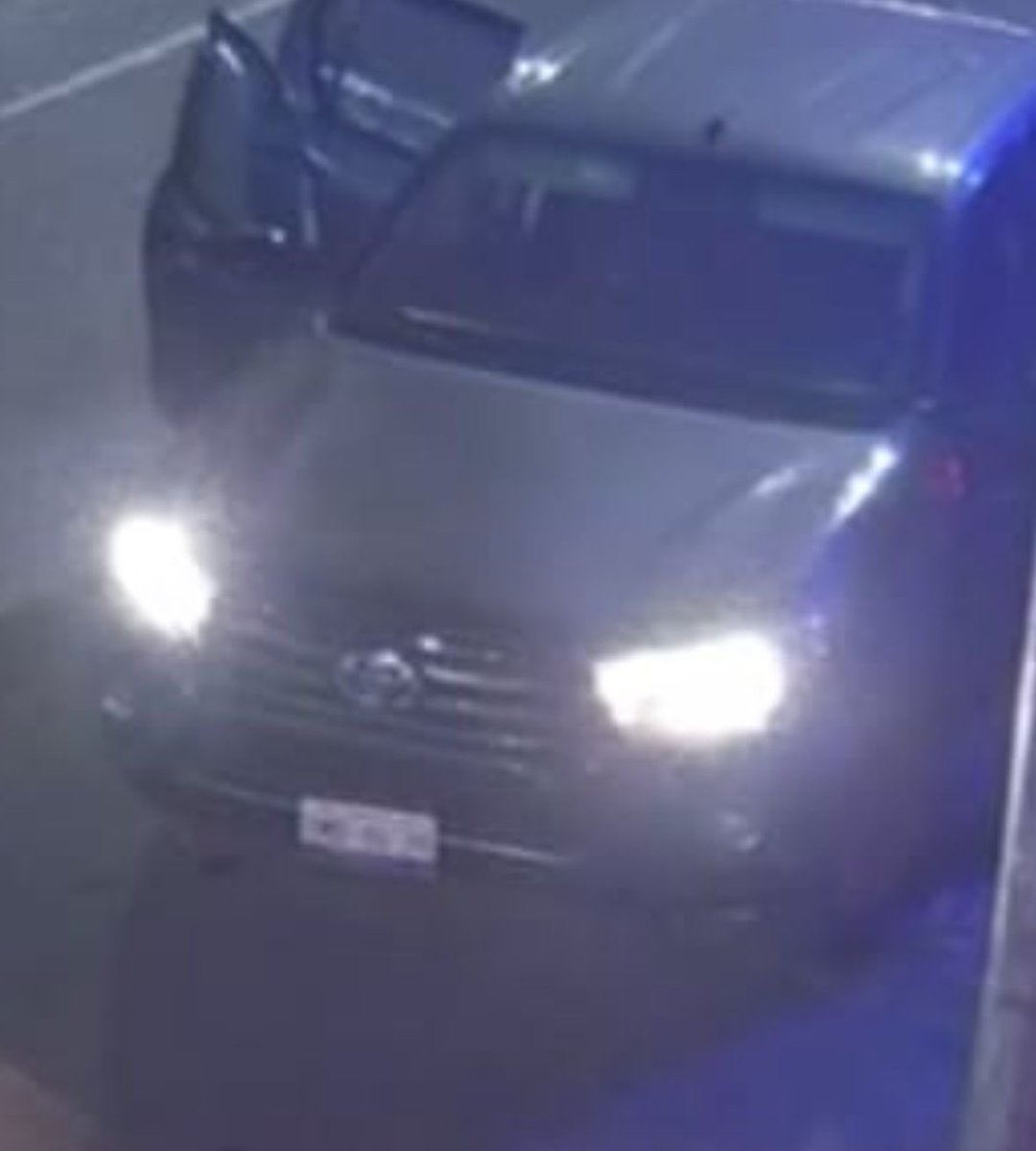 EIJefeDiego's tweet photo. Absolutamente lamentable lo que sucedió en el Bar Cantaritos de Querétaro, un ataque perfectamente planeado que duró menos de 20 segundos, fue perpetrado con armas largas en autos con placas de Guanajuato.

Con el cambio de poder con Sheinbaum se está desatando la violencia. https://t.co/BS4MT7OgqA