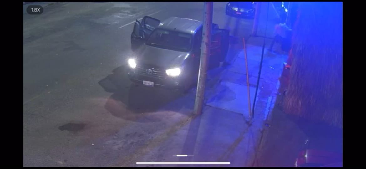 EIJefeDiego's tweet photo. Absolutamente lamentable lo que sucedió en el Bar Cantaritos de Querétaro, un ataque perfectamente planeado que duró menos de 20 segundos, fue perpetrado con armas largas en autos con placas de Guanajuato.

Con el cambio de poder con Sheinbaum se está desatando la violencia. https://t.co/BS4MT7OgqA