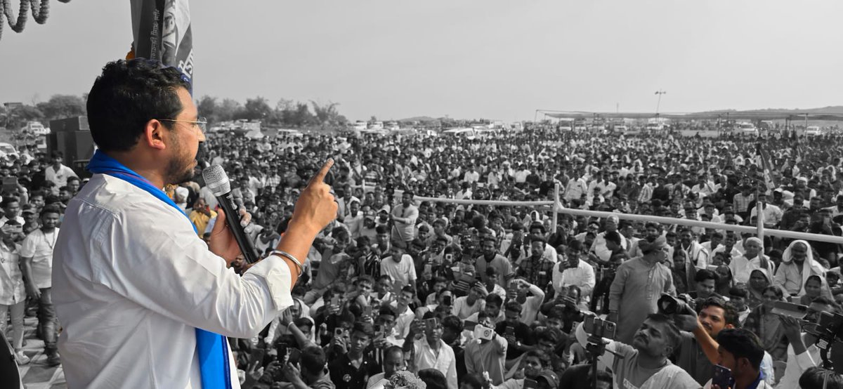 pardhansji's tweet photo. आप इस बात को स्वीकार करने में जितना वक्त लेना है ले लीजिए पर सच्चाई यह है कि चंद्रशे��र आजाद @BhimArmyChief बहुजन राजनीति के भविष्य हैं। 
@AzadSamajParty https://t.co/g544SYIDBG