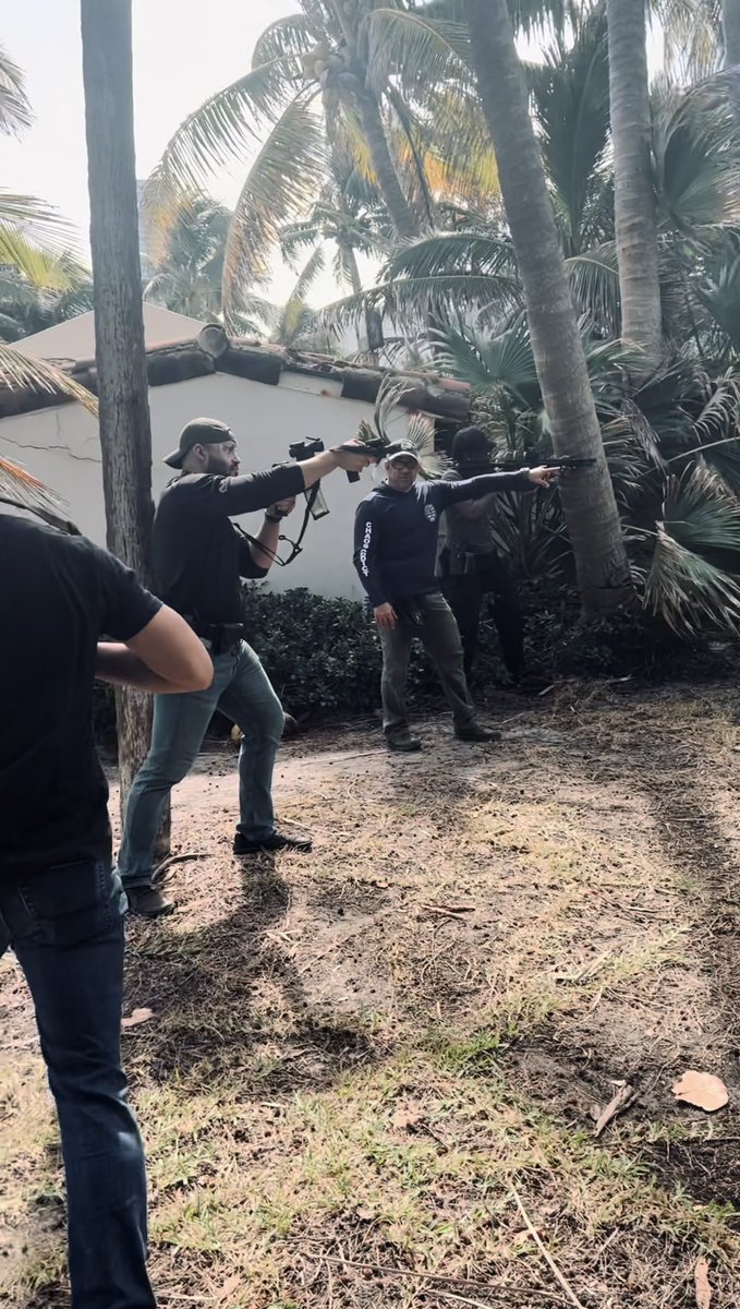 almightyjay33's tweet photo. cqb &amp; friends🤙🏾 https://t.co/7NmSDsuCIH
