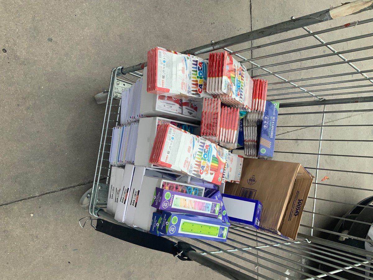 Camino a un colegio de Valencia marcha nuestra pequeña ayuda junto a otras ampas de Alcalá por parte de Confapa para que los niños vuelvan a la normalidad lo antes posible. Ánimo Valencia no estáis sólos!!!!