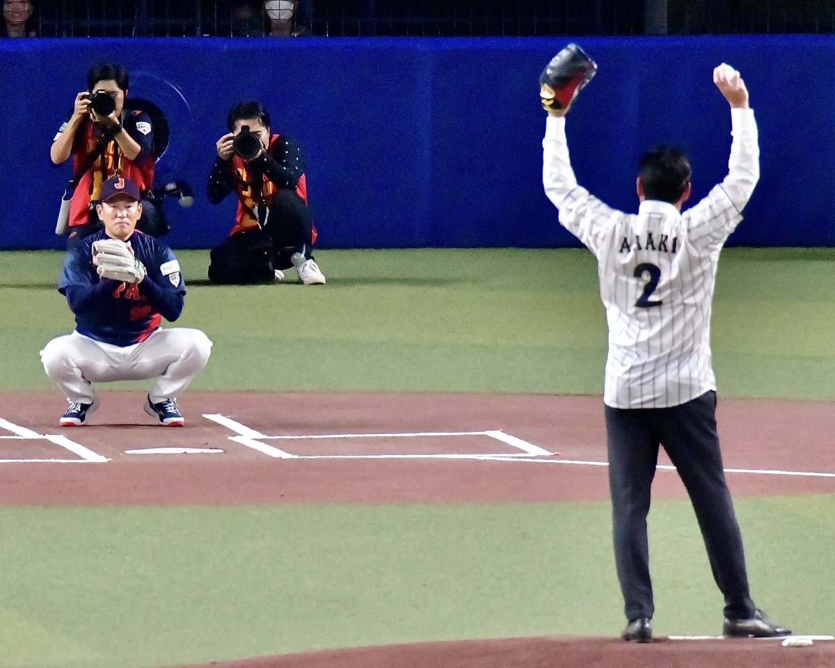 pooh_photo_1011's tweet image. アライババッテリーの始球式！

こんなのドラゴンズファン大歓喜ですよ

 #井端弘和
 #荒木雅博
 #中日ドラゴンズ
 #Dragons
 #侍ジャパン