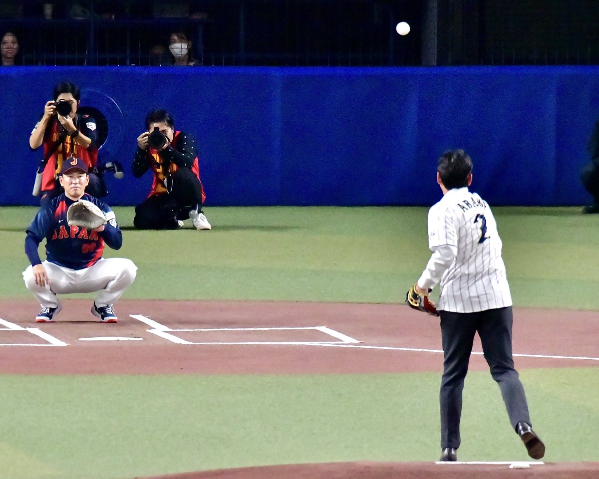 pooh_photo_1011's tweet image. アライババッテリーの始球式！

こんなのドラゴンズファン大歓喜ですよ

 #井端弘和
 #荒木雅博
 #中日ドラゴンズ
 #Dragons
 #侍ジャパン