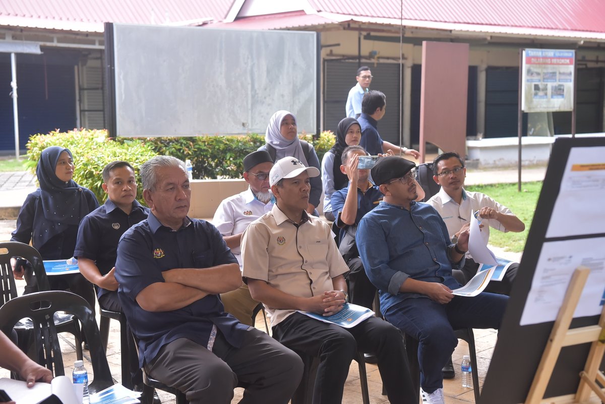 KedahJps's tweet photo. LAWATAN KERJA KETUA SETIAUSAHA KEMENTERIAN PERALIHAN TENAGA DAN TRANSFORMASI AIR (PETRA) KE PROJEK PENGAWALAN HAKISAN PANTAI PASIR HITAM, MUKIM AYER HANGAT, DAERAH LANGKAWI, KEDAH https://t.co/ESqMaL4oB3