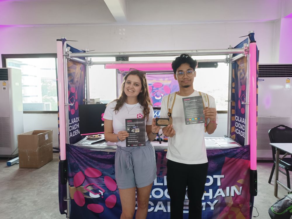 AcademyPolkadot's tweet image. First Place and Runner-Up Prizes for the Scavenger Hunt today @Polkadotsub0 #polkadotacademy