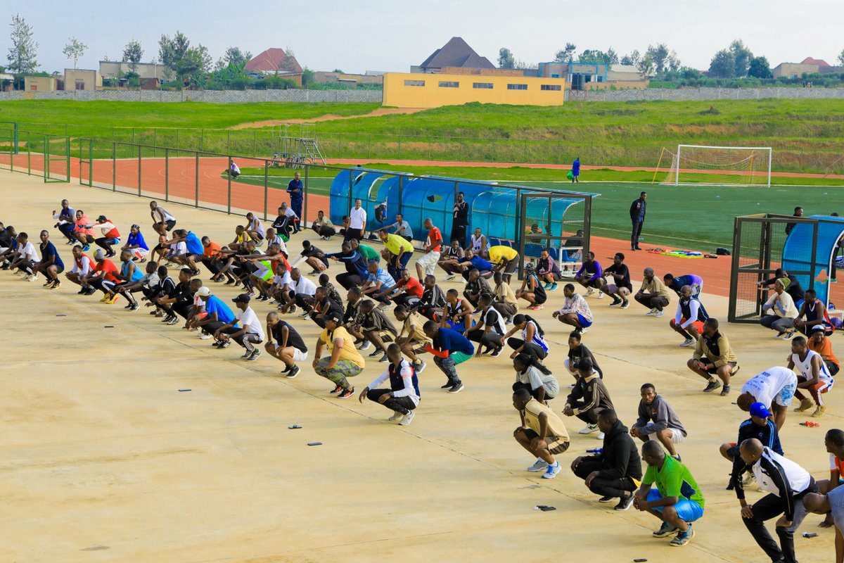 NyagatareDistr's tweet photo. Muri iki gitondo, hirya no hino mu Mirenge igize Akarere, Abayobozi mu nzego zitandukanye bifatanyije n'abaturage muri siporo rusange, ku rwego rw'Akarere yakorewe @NyagatareSector. 1/2 https://t.co/bwSPXpFji0