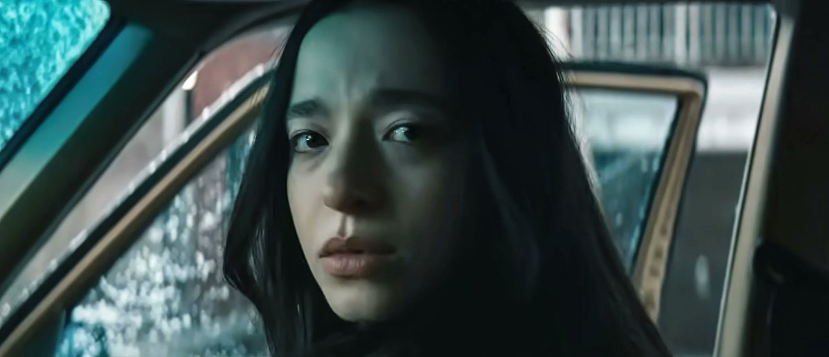 🔴 숀 베이커 감독, 영화 <아노라> 마지막 장면에 담긴 의미를 전하다 ✨ 평범한 코미디처럼 시작되지만, 감정적 절정 속에서 인물들의 이야기가...