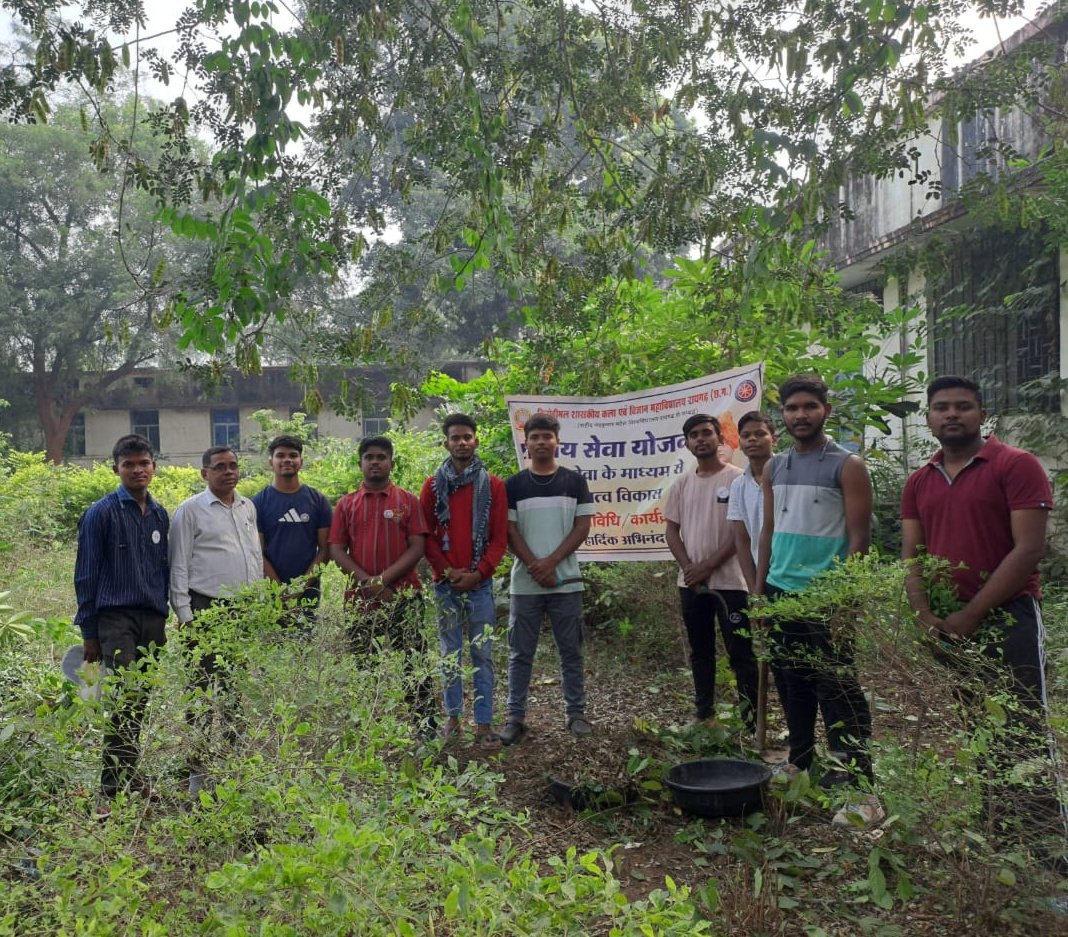 KG_College_RGH's tweet photo. किरोड़ीमल शासकीय कला एवम् विज्ञान महाविद्यालय रायगढ़ (छ. ग.) के राष्ट्रीय सेवा योजना के पुरुष इकाई द्वारा नियमित गतिविधि के अंतर्गत महाविद्यालय के उद्यान की सफाई की गई।
@_NSSIndia
@mybharatgov 
@nssnkpucg 
@YASMinistry 
@KumarNav12 
@EkanshP77716 
@NitishBareth1 https://t.co/GUKNwGlXBo