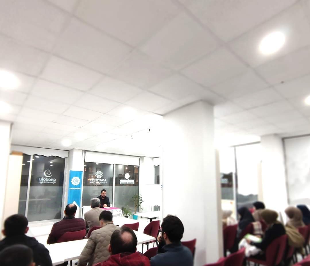 aob_sivas's tweet photo. Dr. Öğr. Üyesi Hamit Demir Hocayla İslam dünyasının önemli isimlerinden İmam Gazzali'nin Minhâcü'l-Âbidîn adlı eserinin okuma atölyesine başladık. 7 hafta sürecek olan atölyeye sizleri de bekleriz.

#danişmendderneği #sivas https://t.co/C9ulHPBFIm