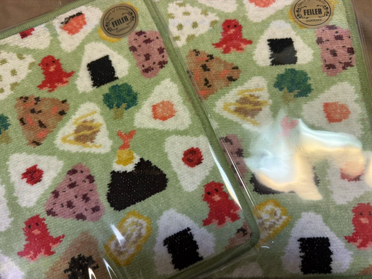 yasuka1982's tweet photo. オムスビコロリン❤️❤️
入荷通知きてすぐ買った😊😊
#feiler_jp
#ラブラリーフェイラー https://t.co/8lyDHBws4K