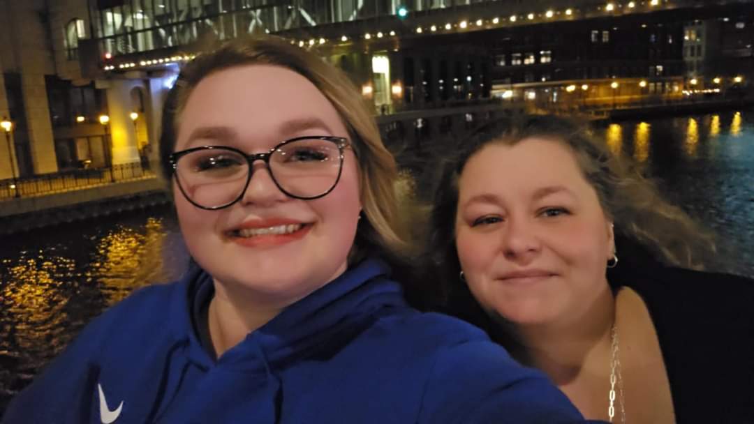 THoleton's tweet photo. @DaneCook Waiting in line to see Dane Cook at Riverside Theater! https://t.co/iGQ7eZkGlt