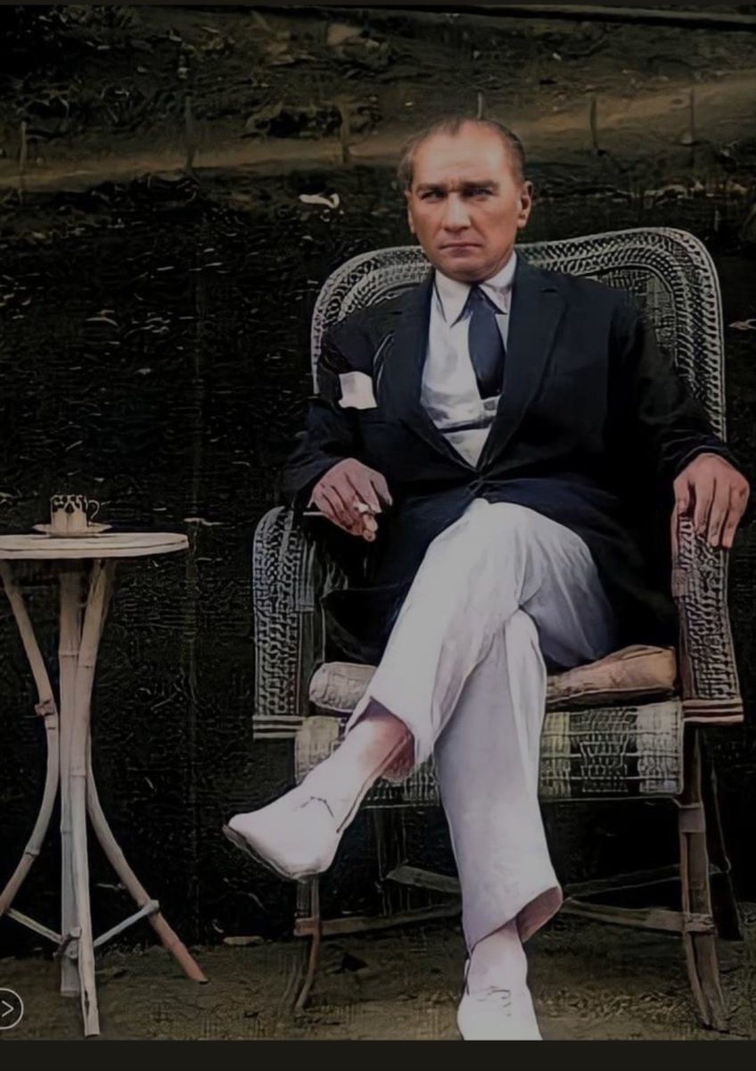 1STK101's tweet photo. 1938'de bir güneş battı, ondan beri biz alaca karanlıktayız... https://t.co/RVokcRhL3W